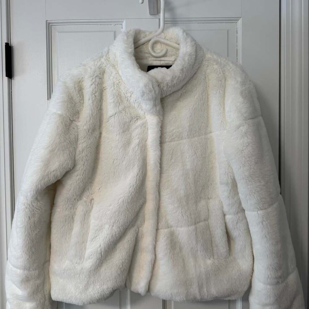 Ambiance Outerwear Women White Faux Fur Zip Up Puffer Jacket Size M